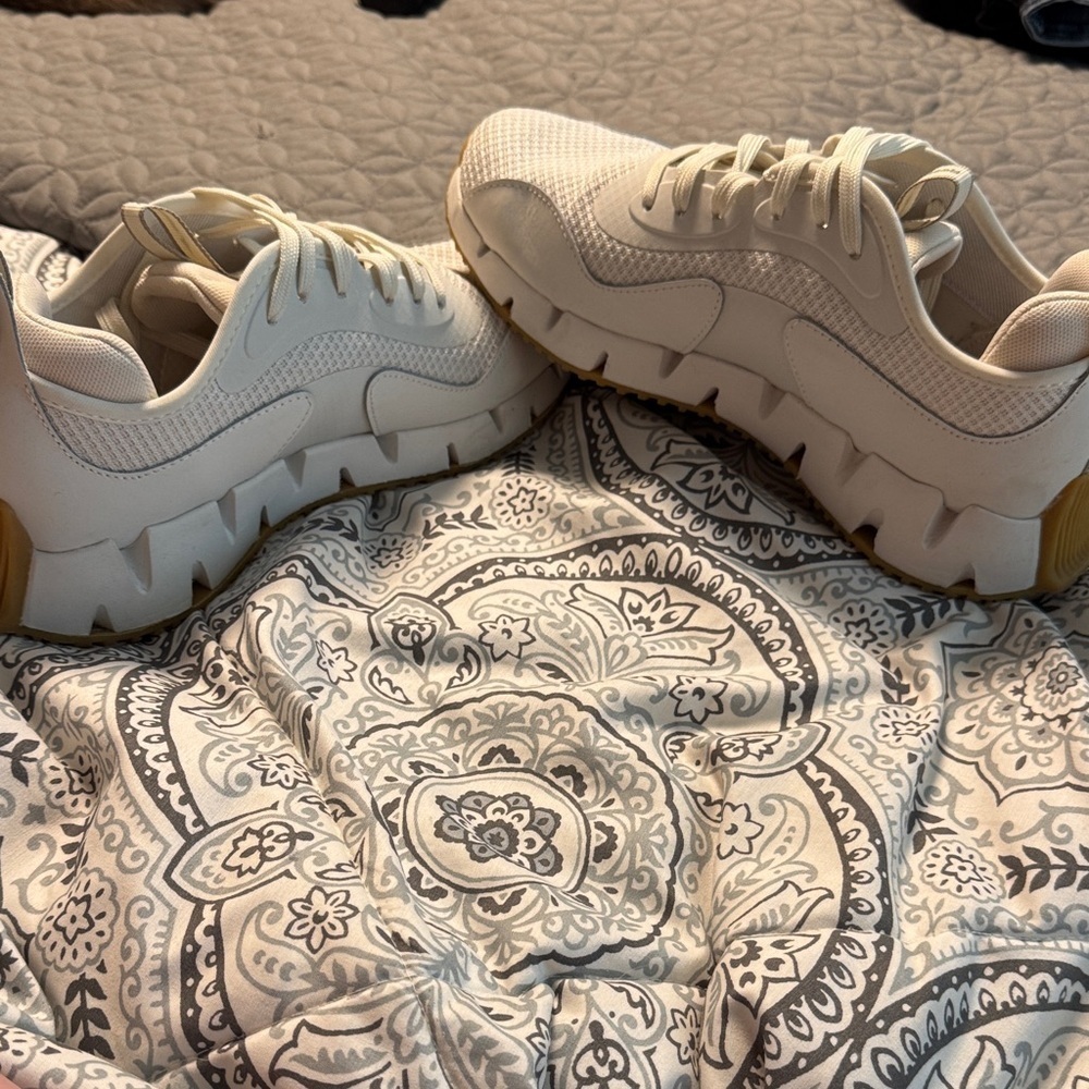 Reebok Cream Athletic Sneakers - Picture 3 of 4